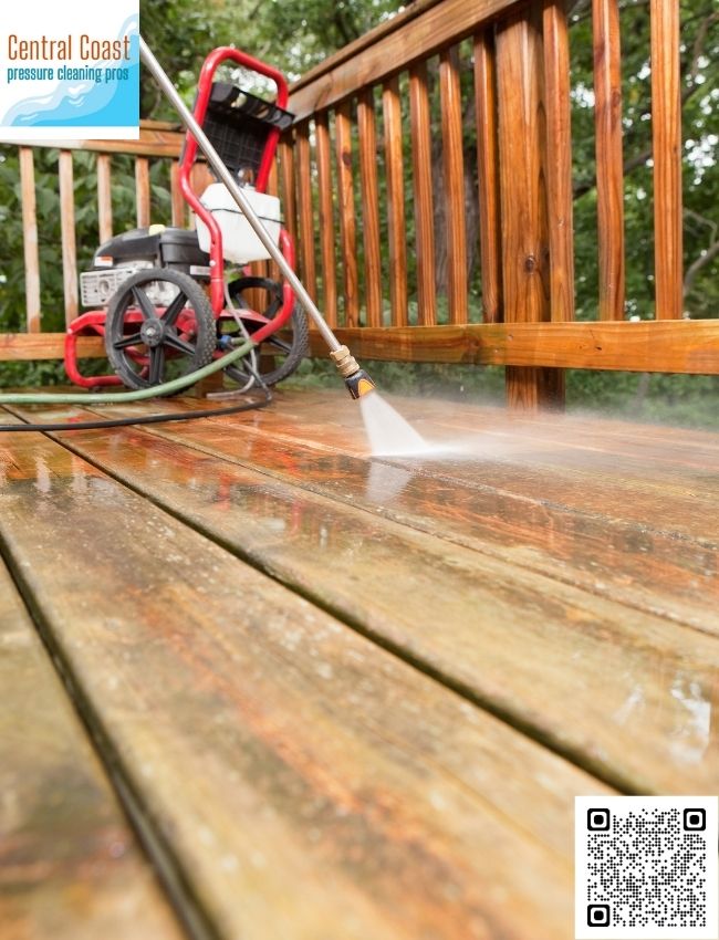 Who are the solar panel washing professionals in Woy Woy?